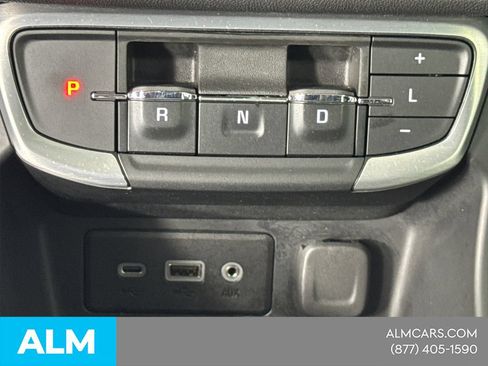 Used 2024 GMC Terrain SLE AWD/4WD image 33
