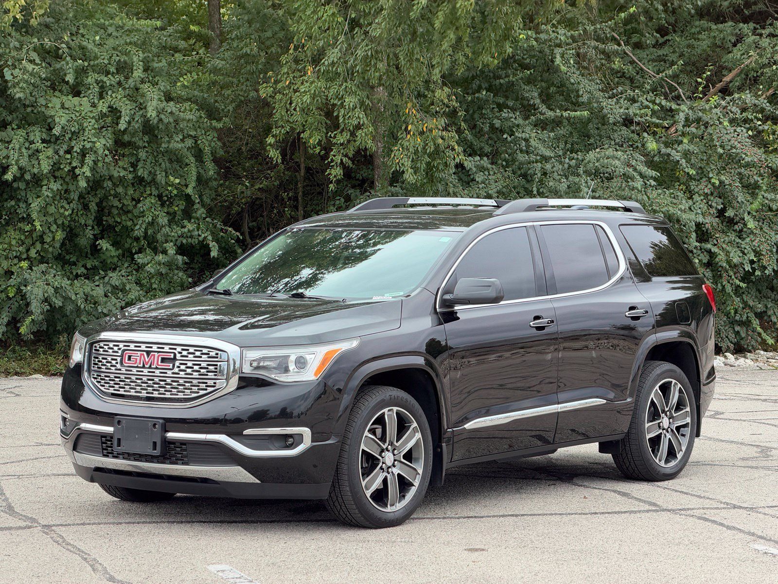 Used 2018 GMC Acadia Denali w/ Technology Package AWD/4WD image 1