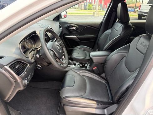 Used 2022 Jeep Cherokee Limited AWD/4WD image 12