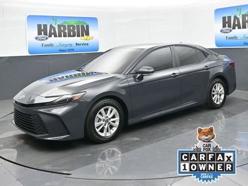 Used 2025 Toyota Camry LE image 1