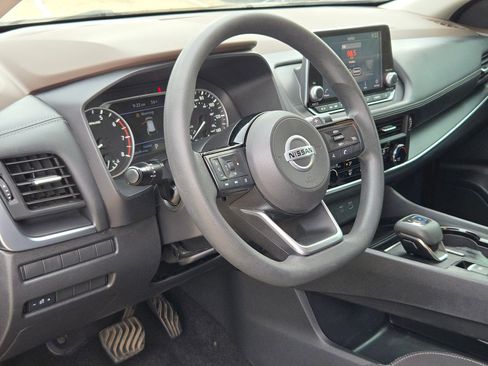 Used 2021 Nissan Rogue S image 10