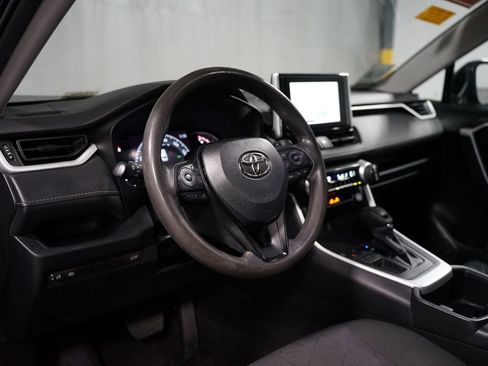 Used 2023 Toyota RAV4 XLE w/ Convenience Package FWD image 7