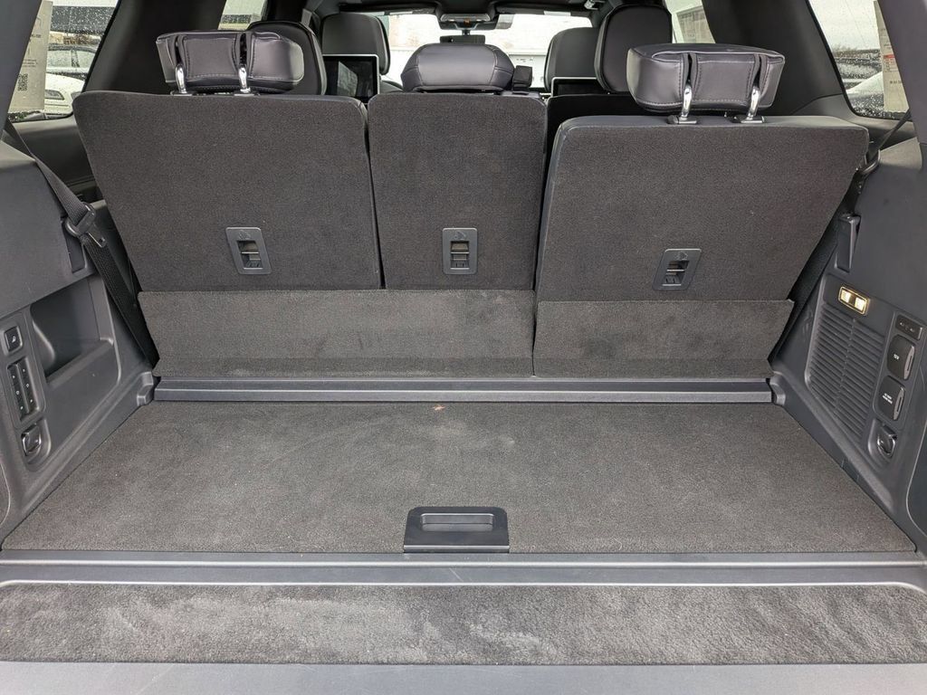 New 2025 Lincoln Navigator Reserve w/ Jet Appearance Package AWD/4WD image 28