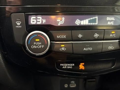 Used 2020 Nissan Rogue SV FWD image 6