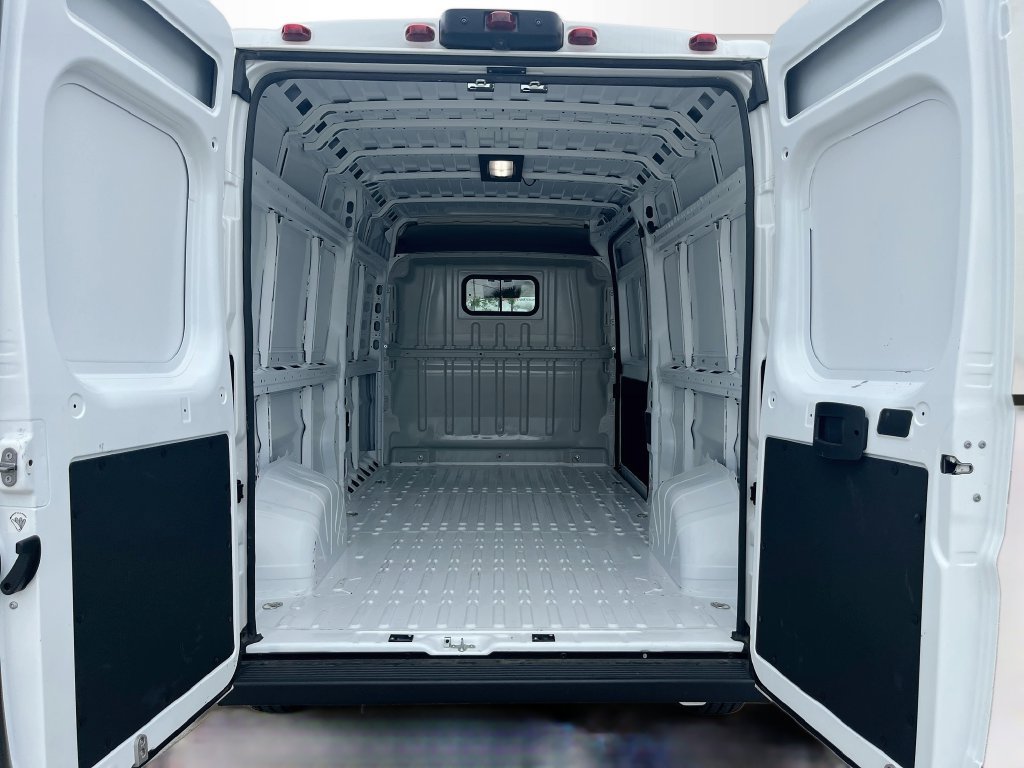Used 2024 RAM ProMaster 2500 w/ Convenience Group FWD image 23
