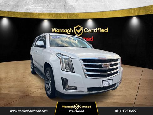 Used 2020 Cadillac Escalade Luxury image 1