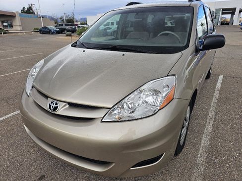 Used 2009 Toyota Sienna LE image 9