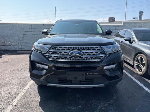Used 2021 Ford Explorer Limited w/ Equipment Group 301A image 2