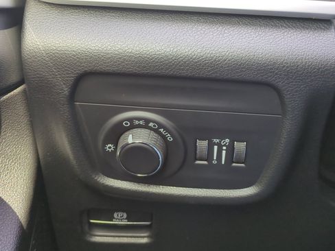 New 2026 Jeep Grand Cherokee Altitude AWD/4WD image 31