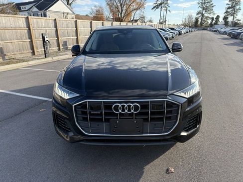 Used 2022 Audi Q8 Prestige image 2