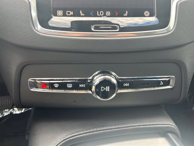 Certified 2025 Volvo XC90 B5 Core AWD/4WD image 25