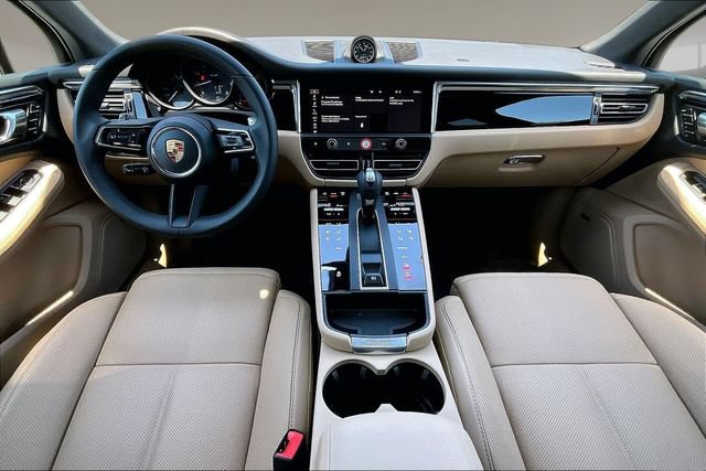 Used 2026 Porsche Macan AWD/4WD image 7