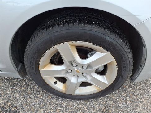 Used 2011 Chevrolet Malibu LS image 14