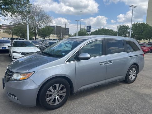 Used 2016 Honda Odyssey SE image 1