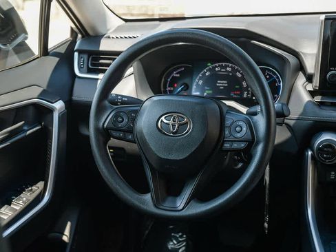 Used 2025 Toyota RAV4 LE AWD/4WD image 12