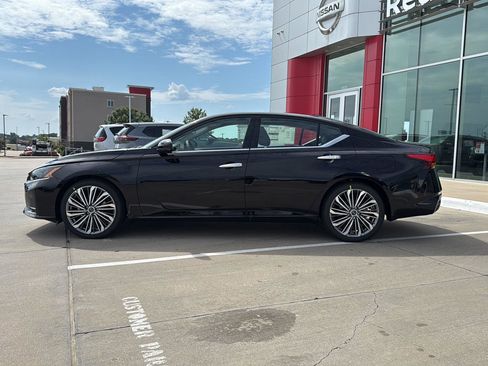 New 2025 Nissan Altima 2.5 SL image 11