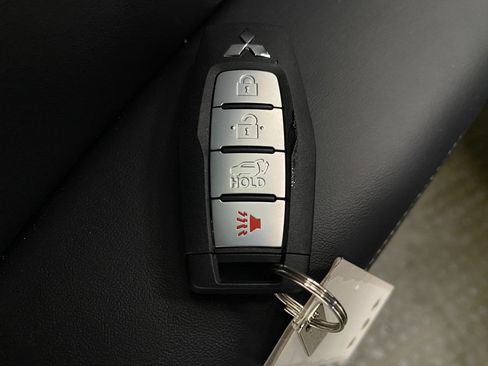New 2026 Mitsubishi Outlander AWD image 32
