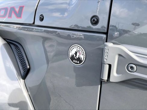 Used 2021 Jeep Wrangler Unlimited Rubicon w/ Xtreme Recon 35" Tire Package AWD/4WD image 10