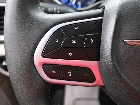 Used 2022 Chrysler Voyager LX FWD image 21
