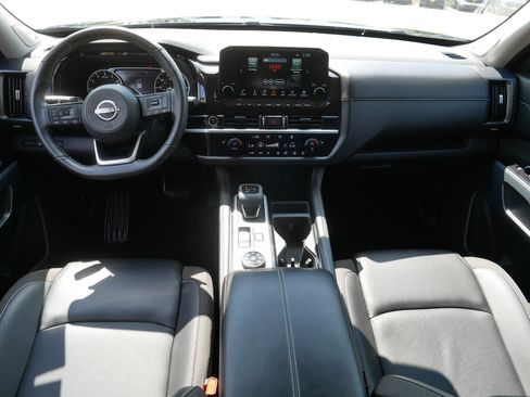 Certified 2024 Nissan Pathfinder SL w/ SL Premium Package AWD/4WD image 10