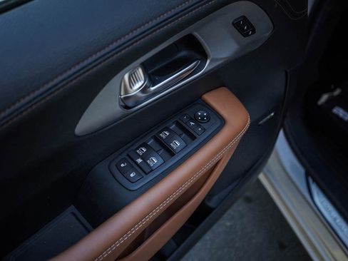 New 2026 Chrysler Pacifica Pinnacle image 19