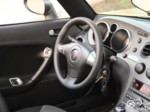 Used 2006 Pontiac Solstice Convertible w/ Power Package image 22