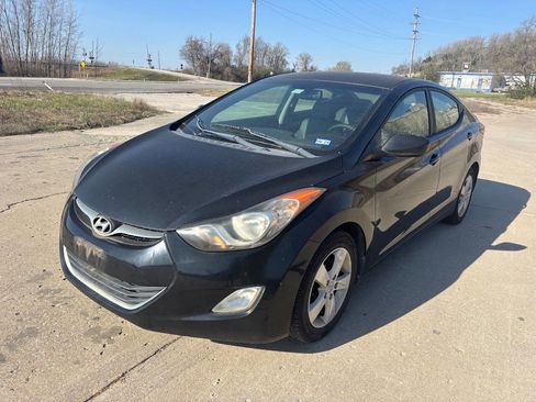 Used 2012 Hyundai Elantra GLS w/ Preferred Pkg 3 image 2