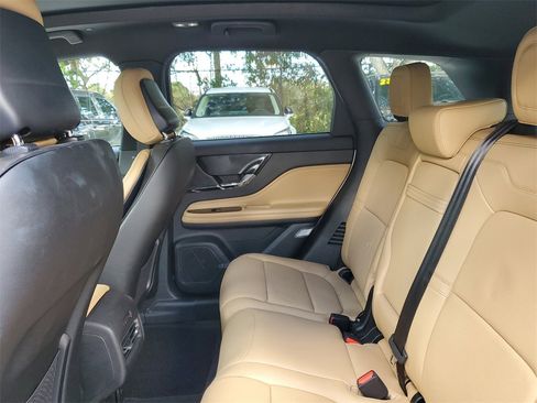 Used 2022 Lincoln Corsair Grand Touring w/ Elements Technology Bundle image 11