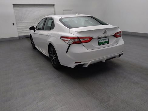 Used 2020 Toyota Camry SE image 5