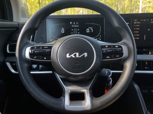 Used 2025 Kia Sportage LX AWD/4WD image 20