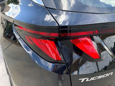Used 2025 Hyundai Tucson SE FWD image 28