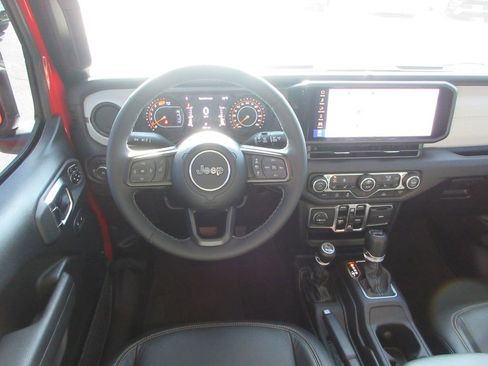 Used 2025 Jeep Wrangler Sport S image 15