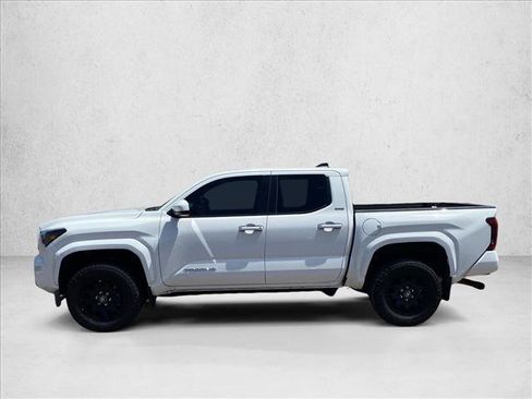Used 2024 Toyota Tacoma SR5 AWD/4WD image 25