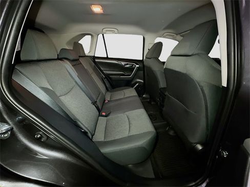 Used 2021 Toyota RAV4 XLE image 34