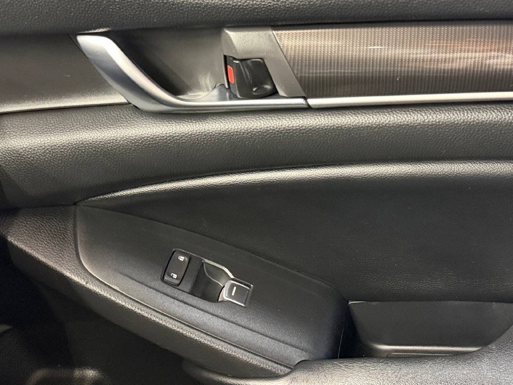 Used 2018 Honda Accord Sport image 28