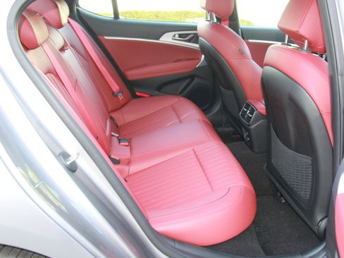 Used 2023 Genesis G70 2.0T w/ Sport Prestige Package image 29