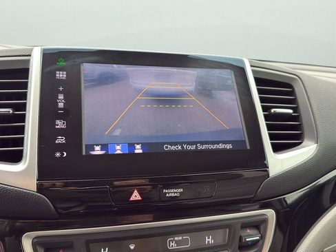 Used 2016 Honda Pilot Touring image 18