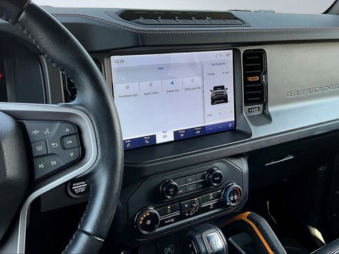 Used 2024 Ford Bronco Badlands image 8