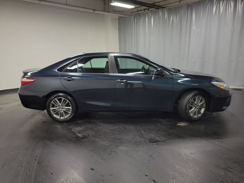 Used 2017 Toyota Camry SE FWD image 9