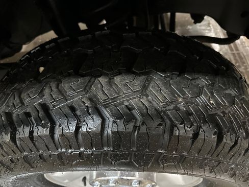 Used 2011 Ford F250 XLT w/ Snow Plow Prep Pkg image 12