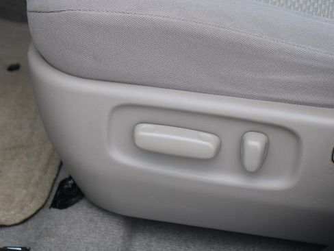 Used 2008 Toyota RAV4 Limited FWD image 11