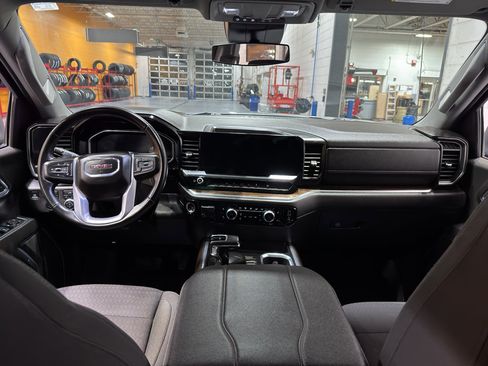 Used 2025 GMC Sierra 1500 Elevation w/ LPO, Elevation Black Package image 16