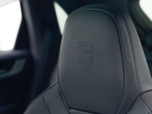 New 2026 Porsche Cayenne S image 19