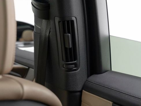 Used 2024 Porsche Cayenne Coupe image 45