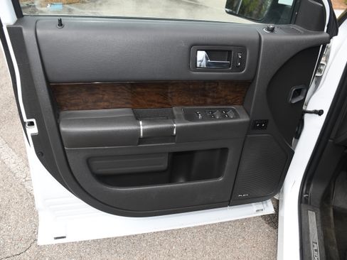 Used 2017 Ford Flex Limited image 9