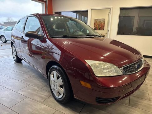 Used 2007 Ford Focus SES FWD image 2