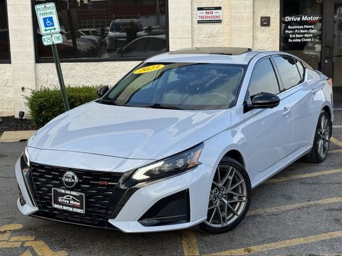 Used 2023 Nissan Altima 2.0 SR FWD image 5