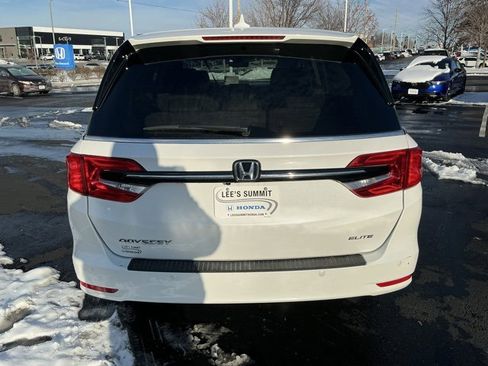 Used 2023 Honda Odyssey Elite image 4