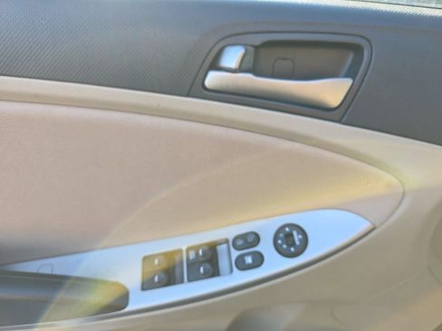 Used 2016 Hyundai Accent SE w/ Option Group 02 image 18