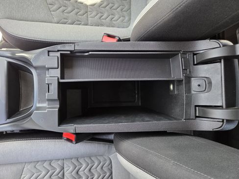 Used 2024 Chevrolet Equinox LS FWD image 29
